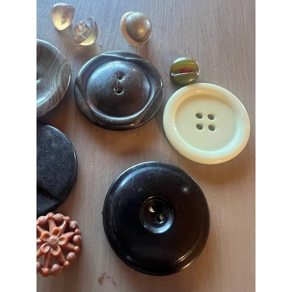 Vintage Button Lot 15pc Mix Carved Marbled Toggle Cratfs Art MCM Retro Upcycle